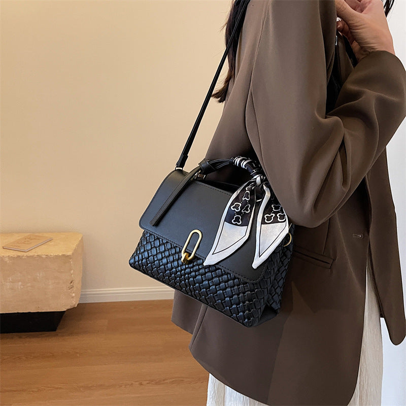 French Niche  Small Square Commuting Shoulder Bag